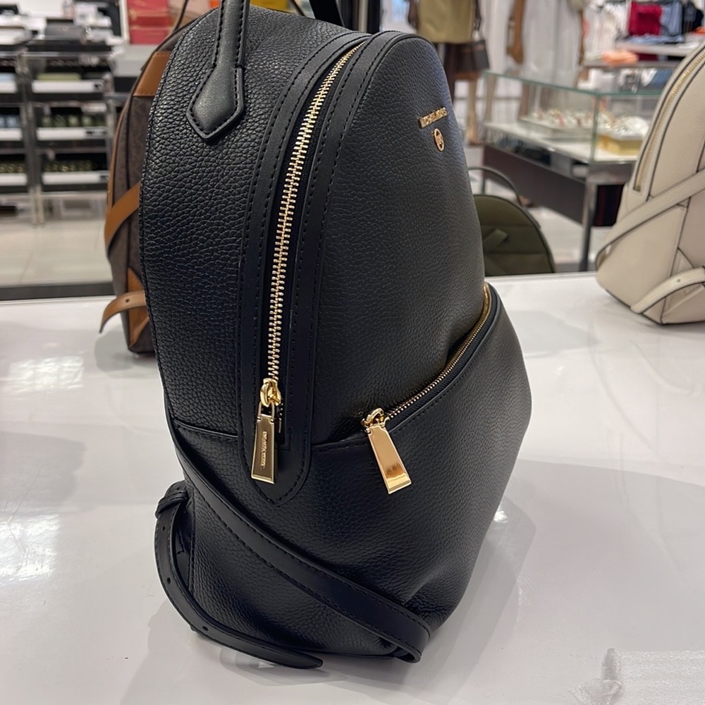 Michael Kors Womens Valerie Medium Logo Backpack 30F2G9VB2B 
Black
NWT
